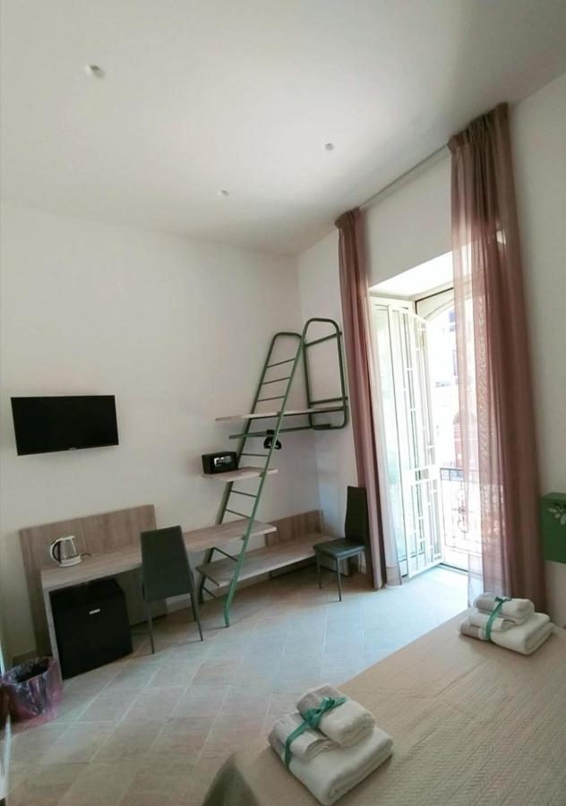 Affittacamere La Casa Di Halley Napoli